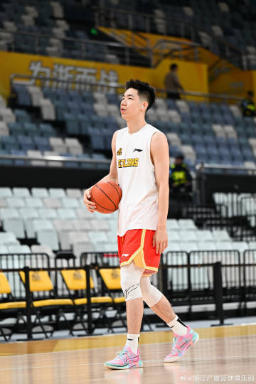 爱游戏APP-包含广厦男篮赛前战术微调；志在全明星赛名次提升；管理层满意；身体对抗强度拉满的词条